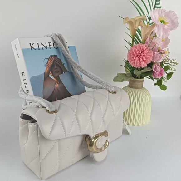 Coach Tabby 26" Quilted Pillow Shoulder Bag - Picture 5 of 5